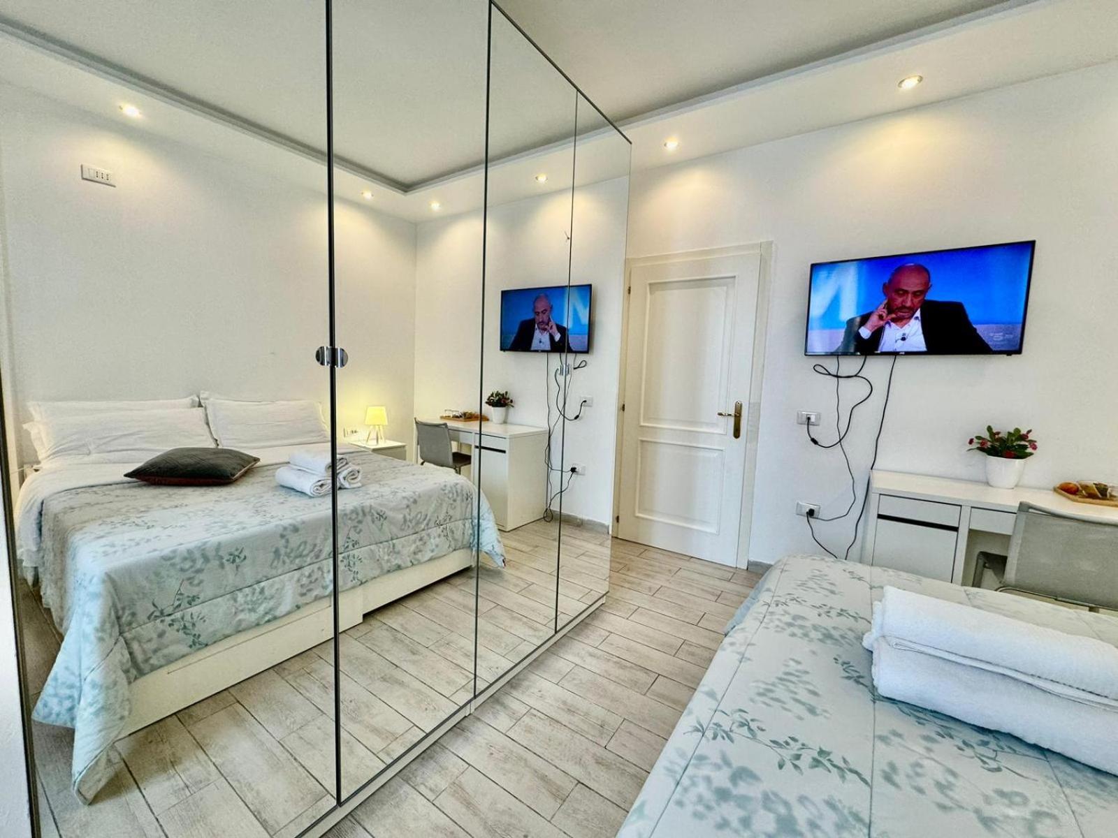 Modern Room With Private Bathroom Trento Exterior photo