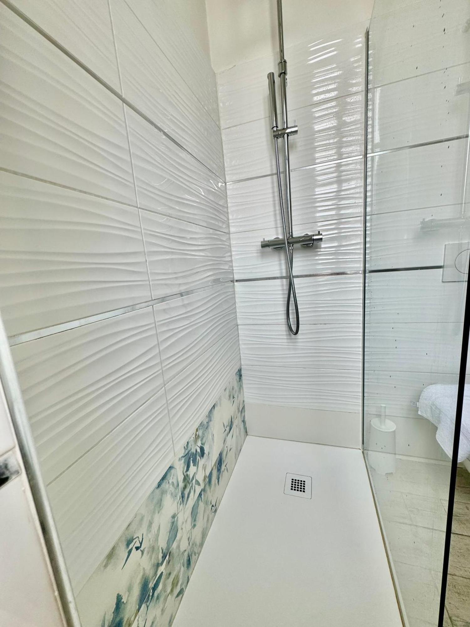 Modern Room With Private Bathroom Trento Exterior photo