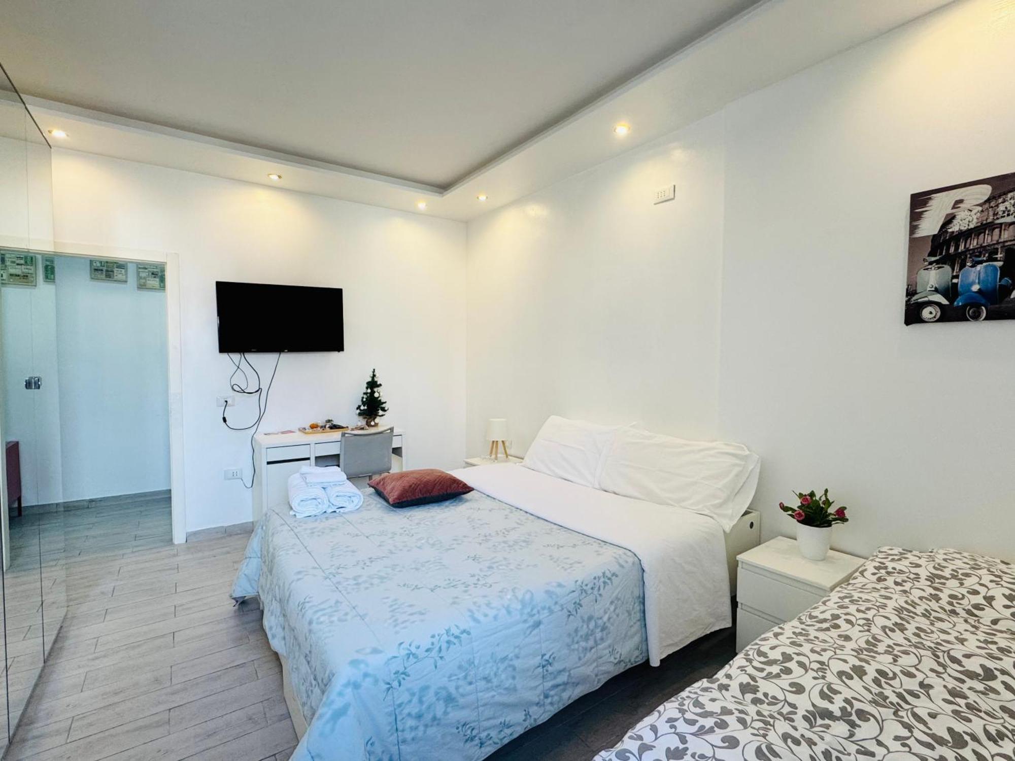 Modern Room With Private Bathroom Trento Exterior photo